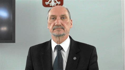 Macierewicz Apeluje Do Seremeta O Wyja Nienie Mierci P K Tobiasza