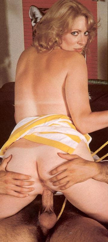 Retro Blonde Loves A Cock Inside Her Shaved XXX Dessert Picture 6