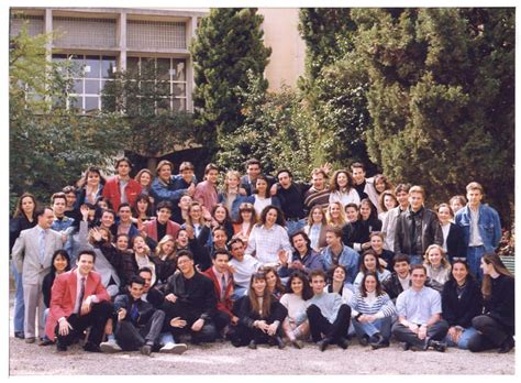 Photo de classe 92 93 BTS ACTION CO 1ERE ANNEE de 1992 Lycée Périer