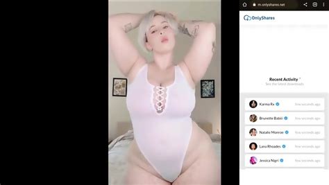 Milf Gorda Rubia Con Curvas Muestra Sus Curvas Y Sus Grandes Tetas Y Culo