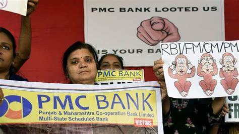 Pmc Bank Depositors Protest At Mumbais Lokhandwala