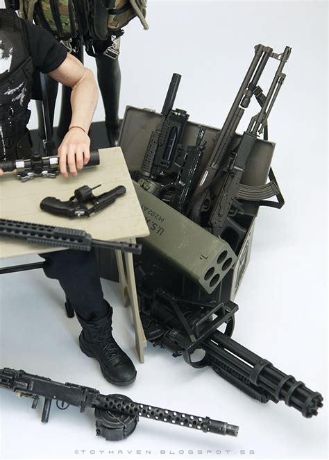 Toyhaven Hot Toys Th Scale Jon Bernthal The Punisher Action Figure And His Cache Arsenal