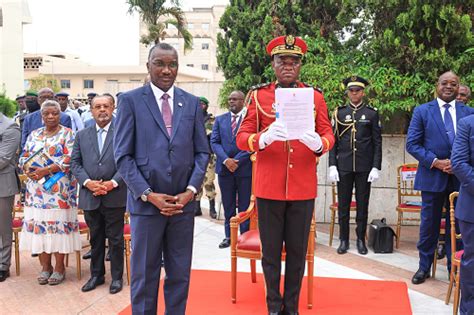 Afrique Le Président de la Transition reçoit officiellement l acte du