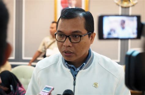 Soal Uji Materi Batas Usia Capres Cawapres PPP Bicara Kematangan Di