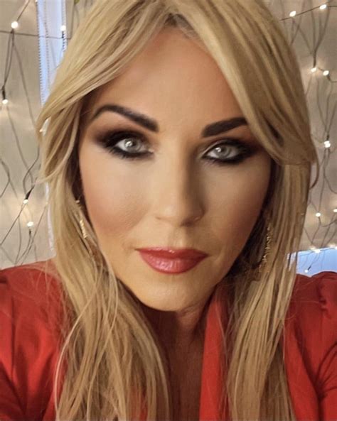 A Blonde Kat R Eastenders