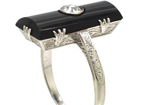 Art Deco 18ct White Gold Onyx Diamond Rectangular Shaped Ring 818T