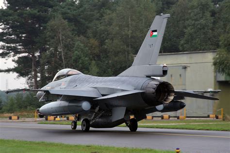 142_GD_F16AM_1Sqn_(ex_FA61_Blu)_RJAF_KleineBrogel080910_16… | Flickr
