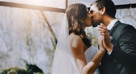 The Majority Of Newlyweds Don T Have Sex On Their Wedding Night