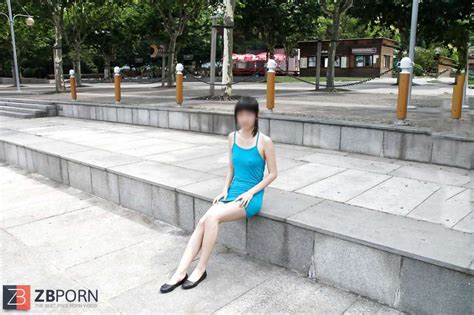 Chinese Nymph Bare In Public ZB Porn