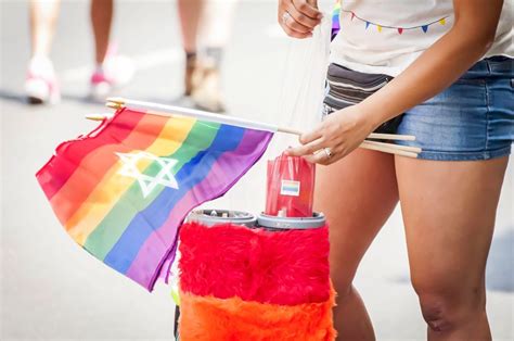 Comment Savoir Si On Est Gay Lesbienne Ou Bi Proud Gay