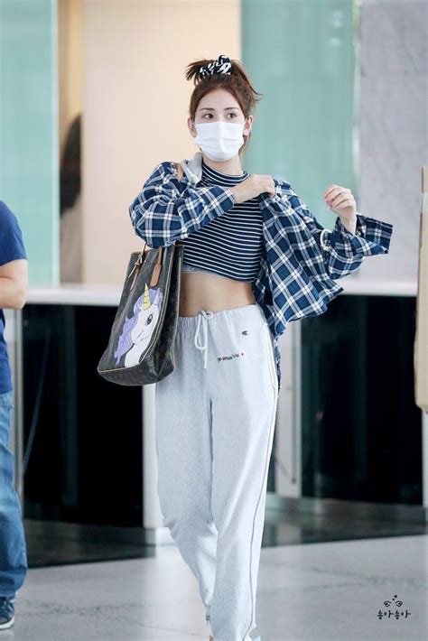 10 Times Somi Showed Off Her Perfectly Toned 11 Line Abs Fashion