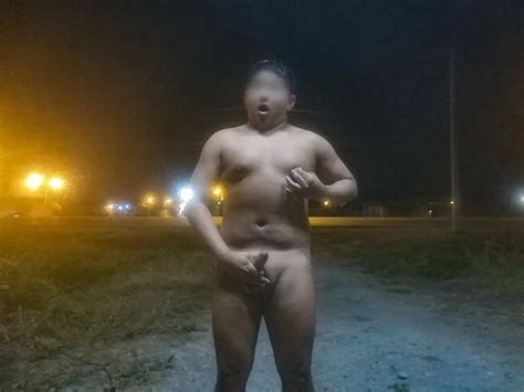 Desnudito Y Excitado Exhibiciendome En Las Calles Nocturnas Nude Pics Xhamster