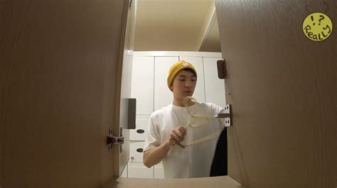 花痴 可愛男生住汗蒸幕還險露點 看板 gay 批踢踢實業坊