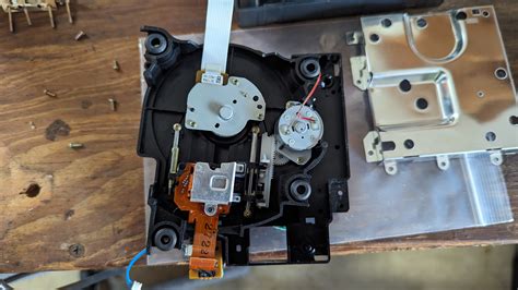 Nintendo GameCube — laser adjustment and PicoBoot installation | Luke G.