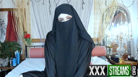 Lilimissarab Arab Hijab Milf Gives Neighbor Blowjob Xxxstreams Org