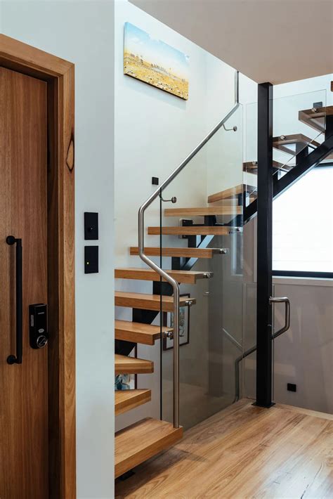 Косоур лестницы из профильной трубы | peril.by