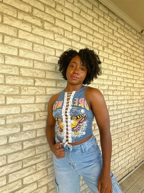 chamique holdsclaw net worth