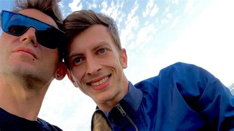 Coppia Di Ballerini Gay Di Palermo Ottiene L Affidamento Di Una Enne Ora Siamo Una Vera