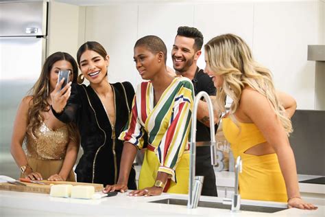 Las chicas de Nuestra Belleza Latina celebran el Día de Acción de Gracias