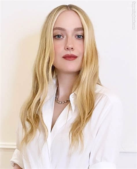 Dakota Fanning Nude OnlyFans Leaks Fappening FappeningBook