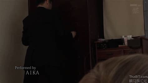 A Horny Apartment Wife