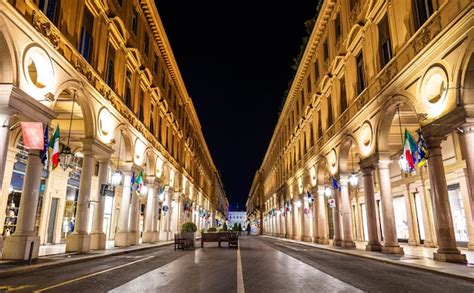 Premium Photo | Via roma, a street in the center of turin - italy