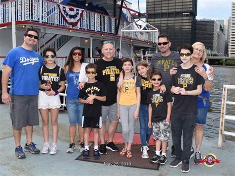 Casal Gay Adota Irmaos Que Nao Queria Se Separar Eles Estavam Ha Anos Procurando Um Lar A