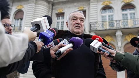 Gigi Becali îl face praf pe Anghel Iordănescu