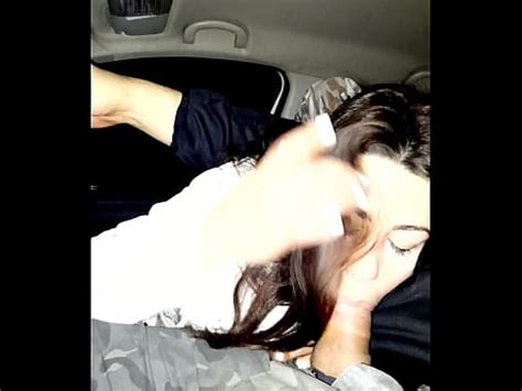 Non Resiste Mi Succhia E Ingoia Tutto Mentre Torno Dal Lavoro XVIDEOS