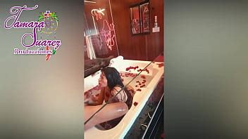 le bañan la puchaina a Tamara Suarez XVIDEOS