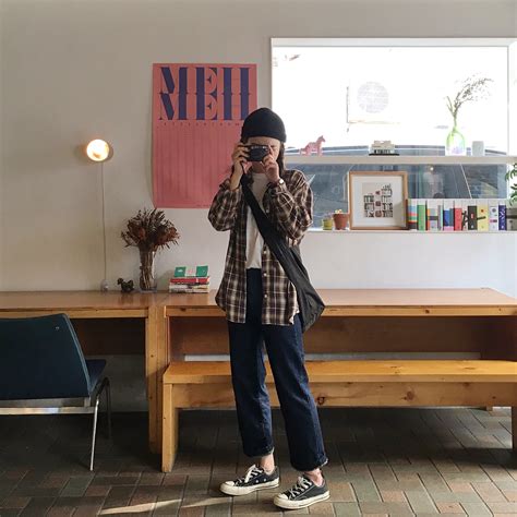 Kh Ng Theo Style I Tr C A Hot Girl H N C N Ng N Y S Khi N B N Xu T Xoa V C Ch N M C Hay