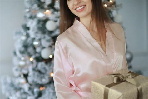 How To Gift Lingerie And Sleepwear Tips And Advice Shadowline Lingerie