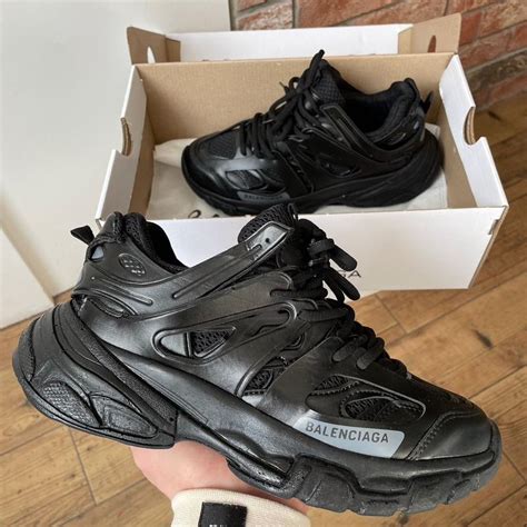 Кроссовки женские track black — цена 1900 грн в каталоге Кроссовки ...