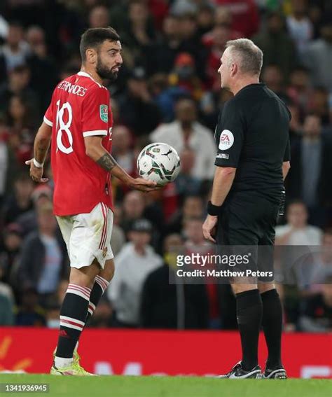 1,979 Jon Moss Referee Stock Photos, High-Res Pictures, and Images - Getty Images