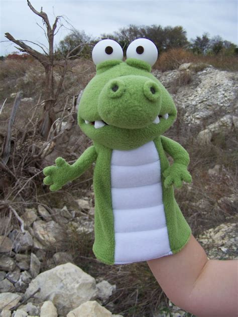 The Golden Glue Gun: Alligator Hand Puppet