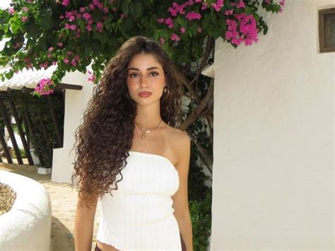 Coily Hair Vs Curly Hair: What’s The Difference & How To Care For Each ...