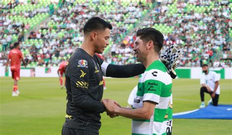 Oribe Peralta Volvi A Vestir La Camiseta De Santos Y Fue Ovacionado