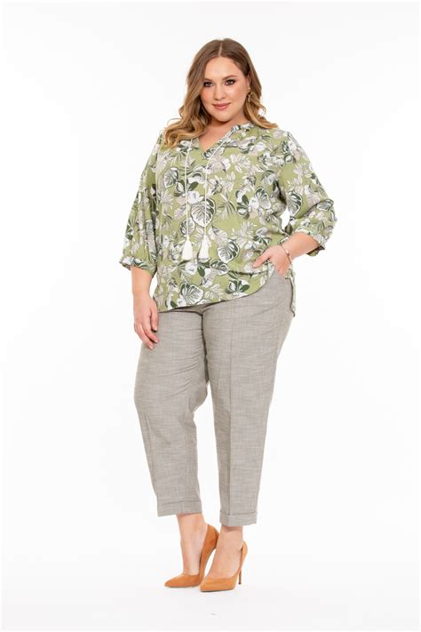 Распродажа женской одежды и платьев больших размеров