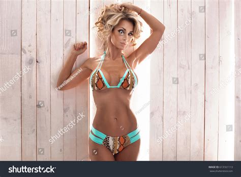 Sexy Blonde Woman Perfect Body Posing Stock Photo 613161113 Shutterstock