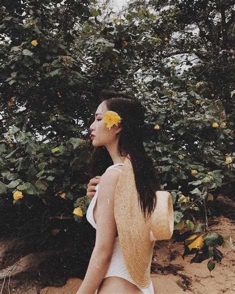 Xu T Hi N G Ng M T Ng G M Trong Cu C Chi N Bikini Ti T L Chi U N Ng T M Nhan S C Khi Pose