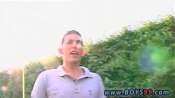 Moviendo la película porno gay mear en movimiento Zac es recogido y jodido XVIDEOS