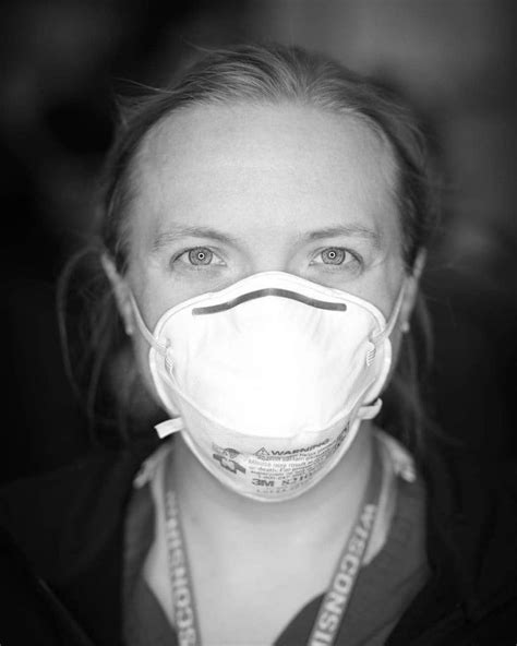 Dust Mask Panosundaki Pin