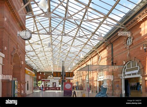 Interior Of Nottingham Midland Railway Station Stock Photo Alamy