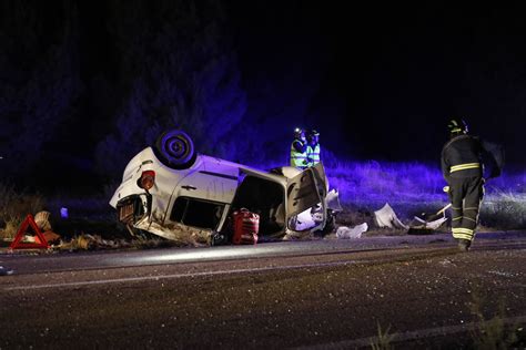 Fotos Dos Heridos En El Vuelco De Un Coche Entre Cogeces Del Monte Y