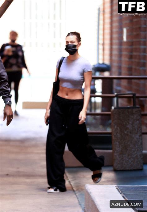 Hailey Baldwin Sexy Seen Showing Off Her Hot Model Waist In Beverly Hills Aznude