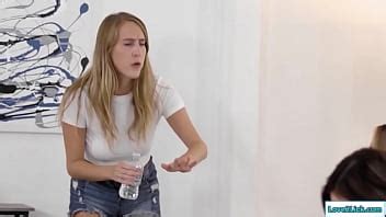 Lesbianas Lamen El Co O Delante De Sus Amigas Xvideos