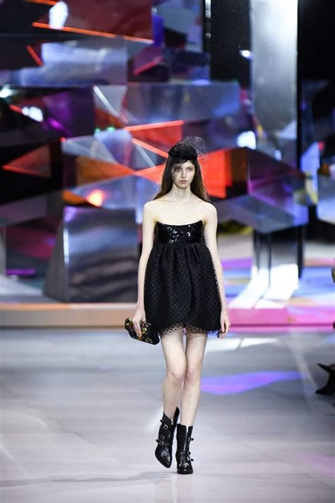 Era Metoo Est Redefinindo O Sex Appeal Feminino Saiba Como Metr Poles