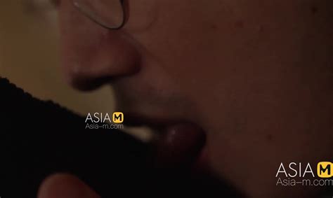 Horny Secretary Be The Master And Footjob Her Boss Xasiat