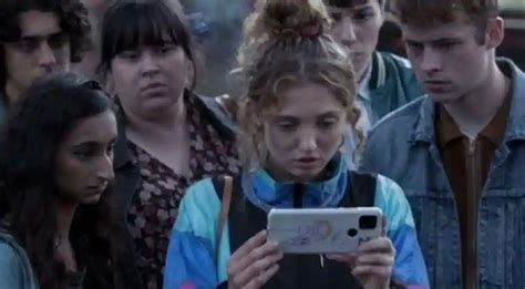 Sex Education Le Producteur Eleven D Voile Le Casting De La Nouvelle S Rie D Horreur Red Rose