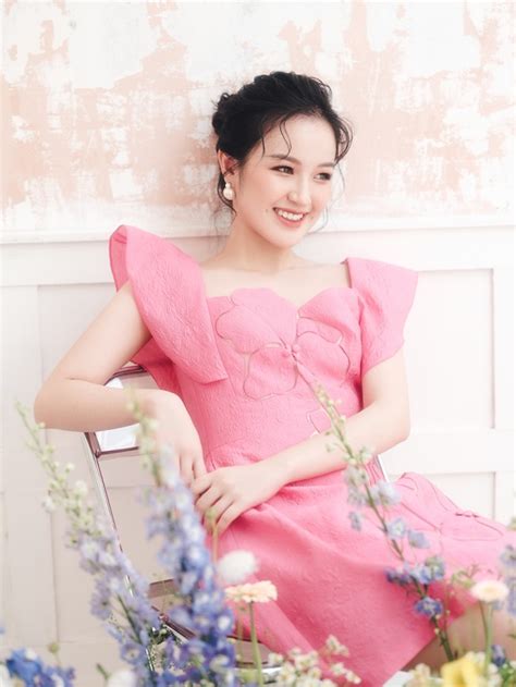 Hot girl bị VTV dìm hàng nhan sắc Từng làm trà xanh bị cả nước ghét diện mạo đời thực gây bất ngờ